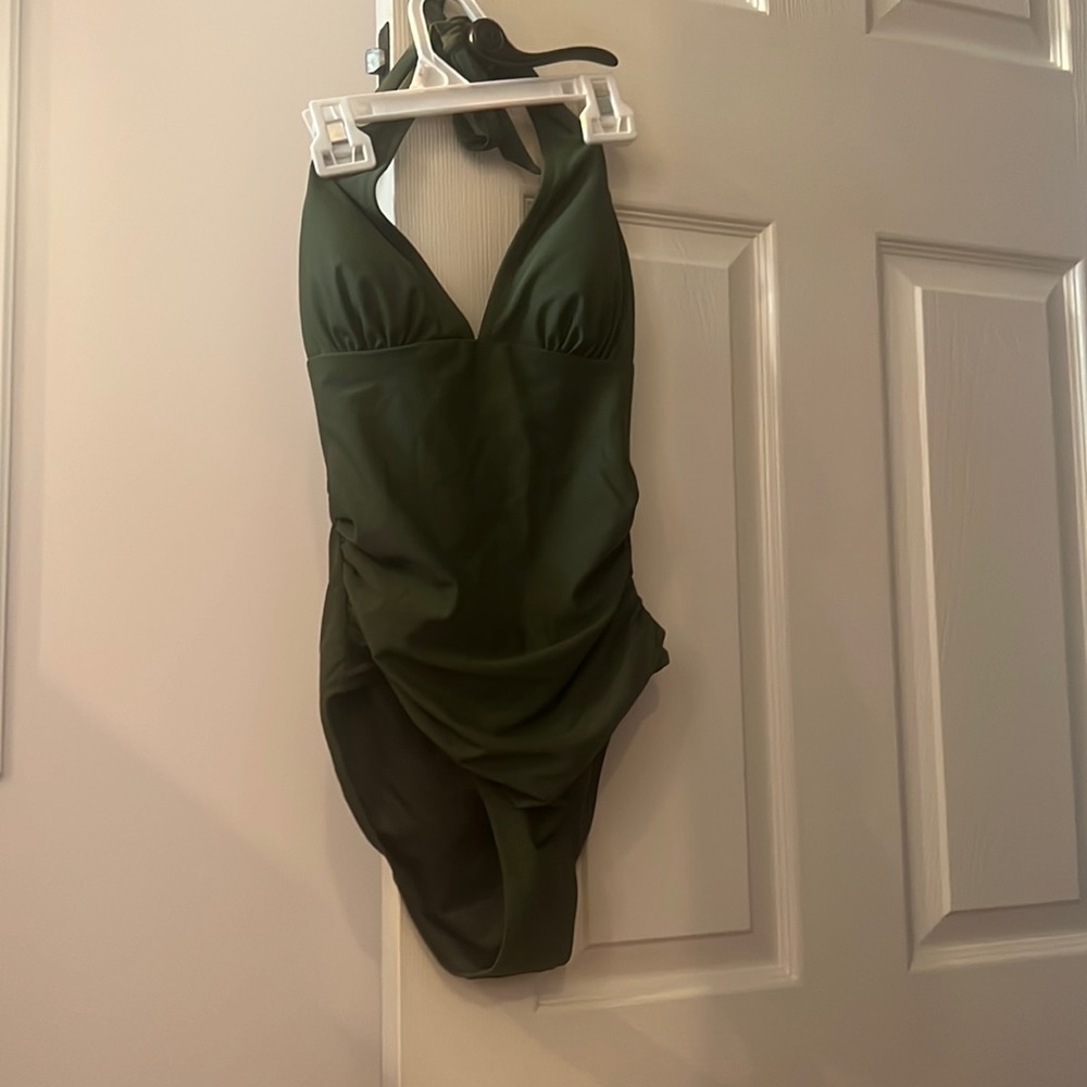 NEVER WORN- Cupshe, olive one piece with padding
